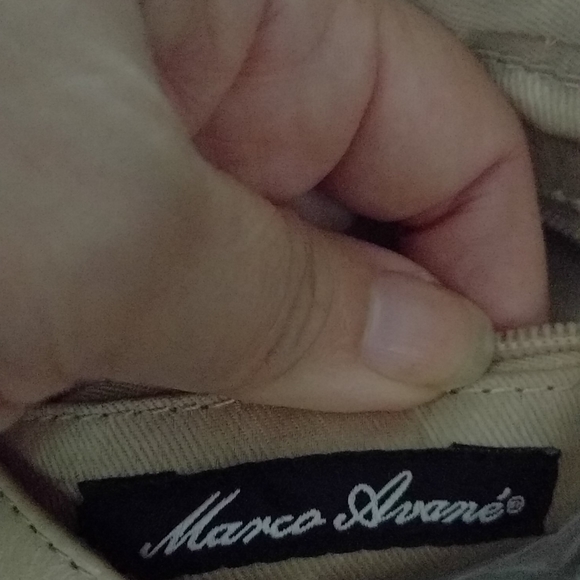 🌸 Genuine leather crossbody by Marco Avane🌸 - Picture 6 of 9